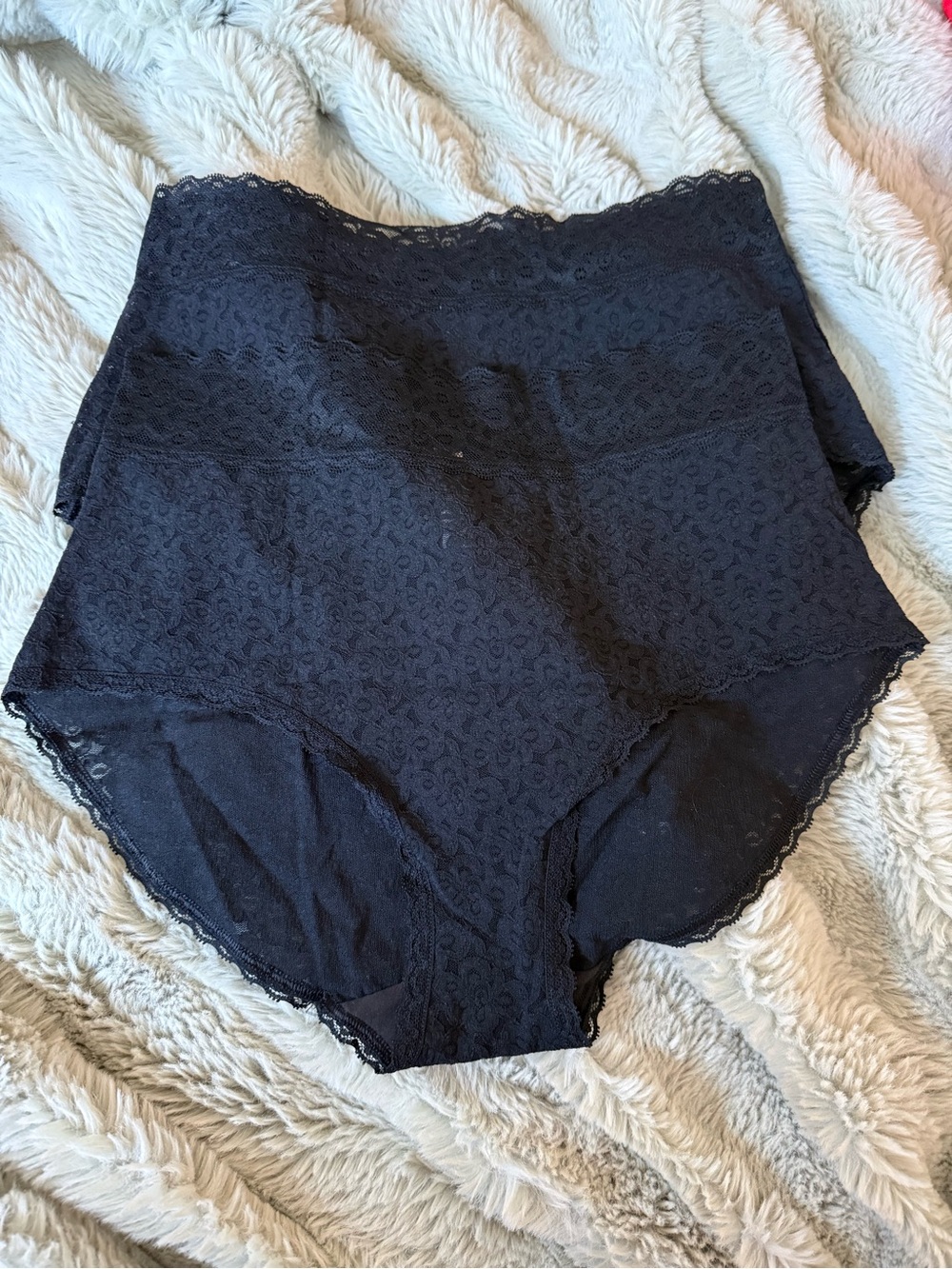 Love By Gap (2) High-Waist Lace Briefs in Black, Size L NWOT